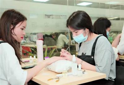 深圳学美甲美睫哪里好？